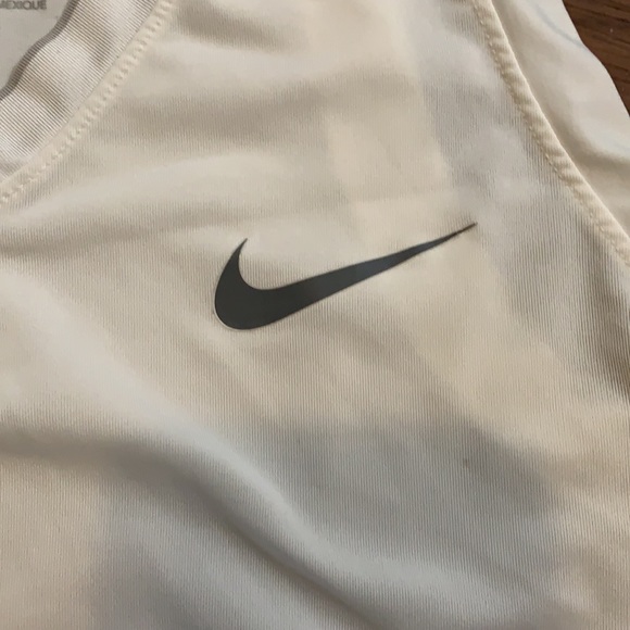 Nike Pro Tank Top - Picture 3 of 4